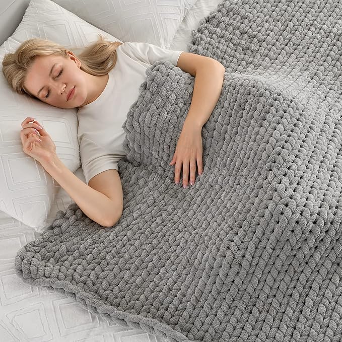 Maetoow Tighter Version Chenille Chunky Knit Blanket Throw (50×60 Inch), Handmade Warm & Cozy Blanket Couch, Bed, Home Decor, Soft Fleece Banket, Boho Thick Blankets and Giant Yarn Throws,Light Grey