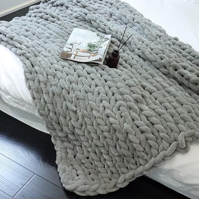 Maetoow Chenille Chunky Knit Blanket Throw (40×50 Inch), Handmade Warm & Cozy Blanket Couch, Bed, Home Decor, Soft Breathable Fleece Banket, Christmas Thick and Giant Yarn Throws, Grey