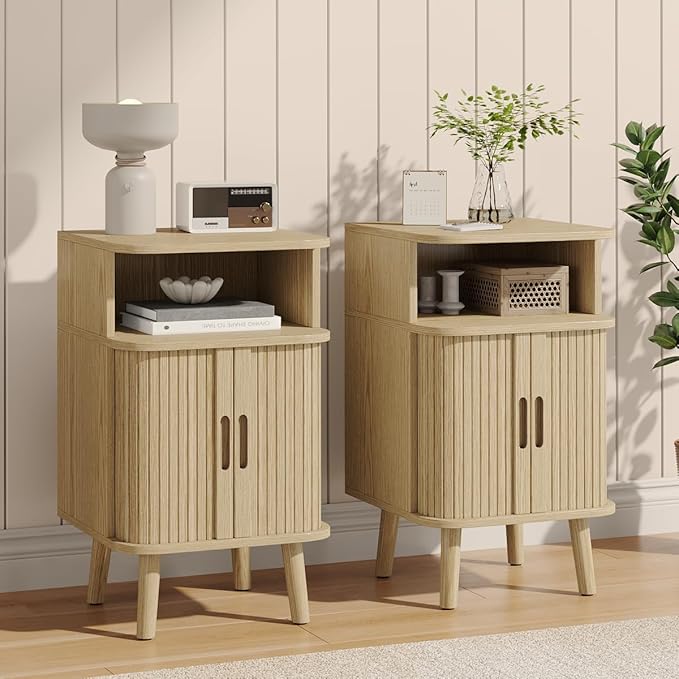 Alohappy Fluted End Table Set of 2, Mid Century Modern Nightstands with Sliding Tambour Door, Curved Round Edge Wood Bedside Table for Bedroom, Side Tables with Storage for Living Room, Natural Oak