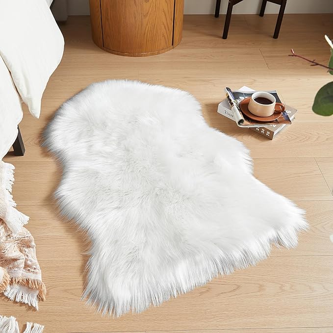 AMTOVO Faux Fur Rug, White Small Area Rug, Fluffy Sheepskin Rug, Fuzzy Ultra Soft 2 x 3 ft Shag Rugs for Bedroom Sofa Throw Cushion Room Decor, Sheepskin