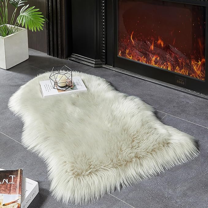 AMTOVO Faux Fur Rug, Light Grey Small Area Rug, Fluffy Sheepskin Rug, Fuzzy Ultra Soft 2 x 3 ft Shag Rugs for Bedroom Sofa Throw Cushion Room Decor, Sheepskin