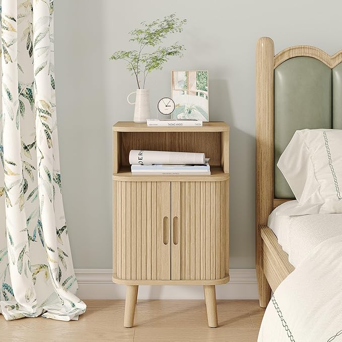 Alohappy Fluted End Table Set of 2, Mid Century Modern Nightstands with Sliding Tambour Door, Curved Round Edge Wood Bedside Table for Bedroom, Side Tables with Storage for Living Room, Natural Oak