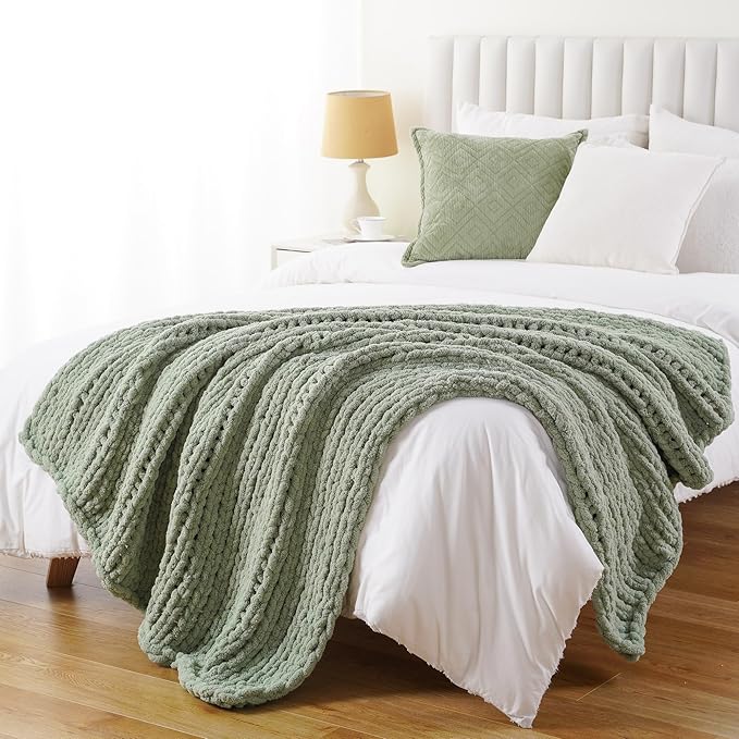 Battilo Chunky Knit Throw Blanket, Soft and Thick Chenille Throw Blanket, 50"x60" Handmade Cable Knit Crochet Blanket, Large Rope Knot Throw Blankets for Couch Sofa Bed Home Decor, Light Green