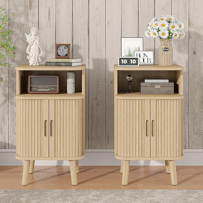 Alohappy Fluted End Table Set of 2, Mid Century Modern Nightstands with Sliding Tambour Door, Curved Round Edge Wood Bedside Table for Bedroom, Side Tables with Storage for Living Room, Natural Oak